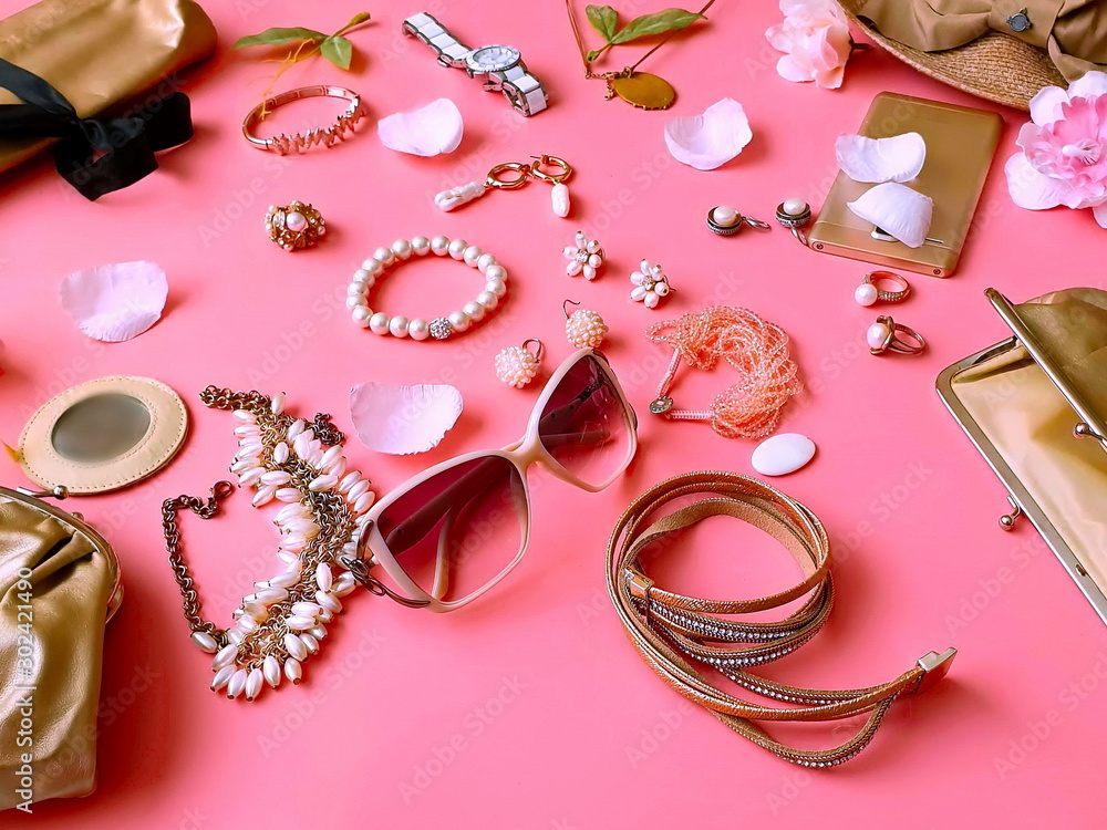 Accessories for Women  Trendy Jewelry, Handbags, Sunglasses