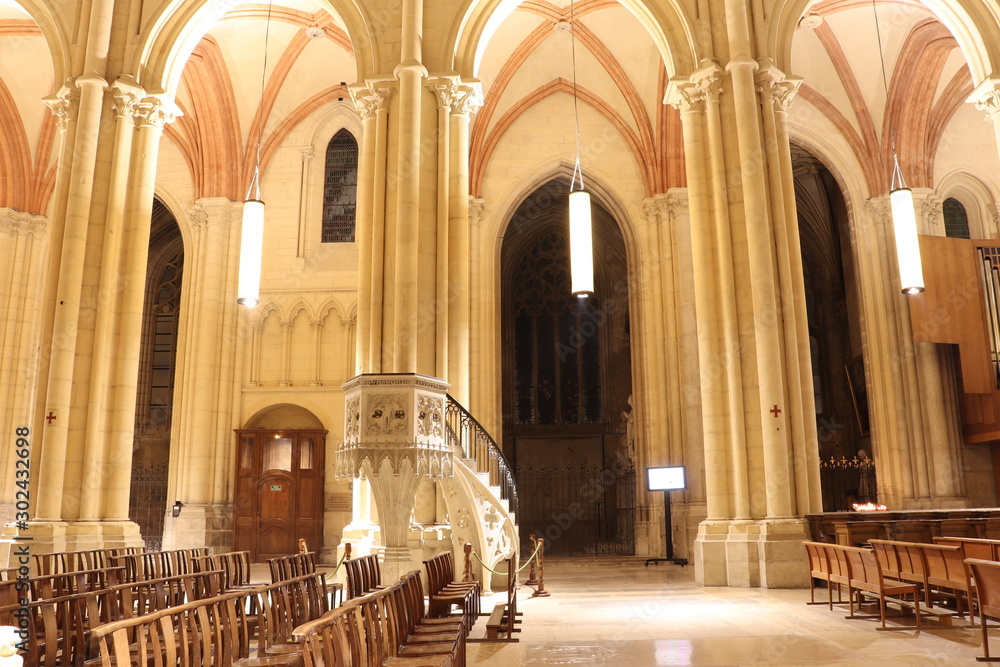 Cathédrale Saint Jean dans la ville de Lyon - Département du Rhône - France - Vue intérieure
