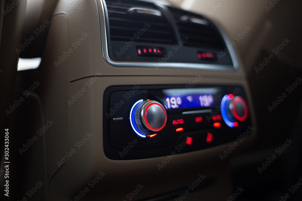 Car rear seats row air conditioning control Car rear seats row air conditioning control