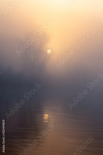 Sonnenaufgang im Nebel