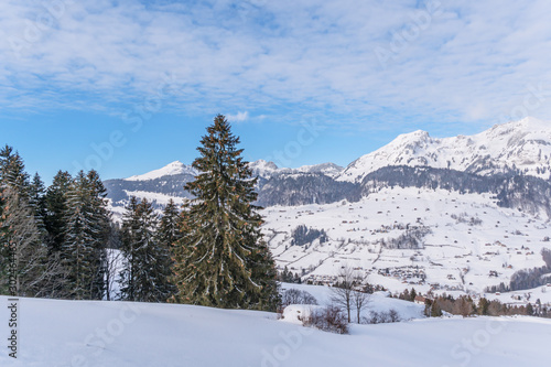 Verschneite Winterlandschaft in den Schweizer Alpen © Stephanie Jud