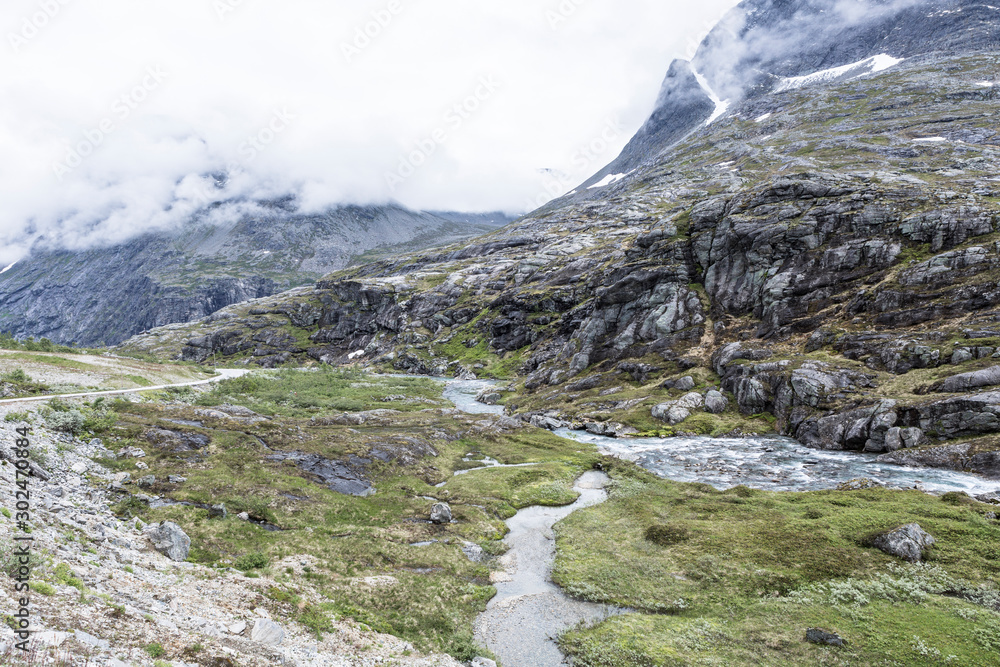 Fototapeta premium Norwegen, Landschaft um Andalsnes, Trollstigen