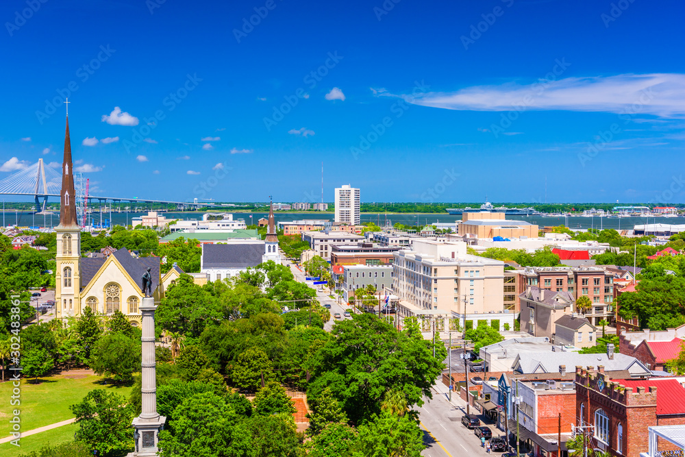 Obraz premium Charleston, South Carolina, USA skyline over Marion Square.