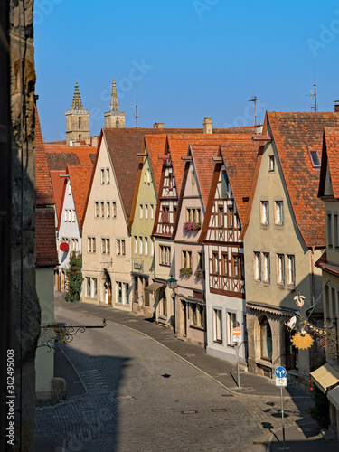 Stra  e in der Altstadt von Rothenburg ob der Tauber in Mittelfranken  Bayern  Deutschland 