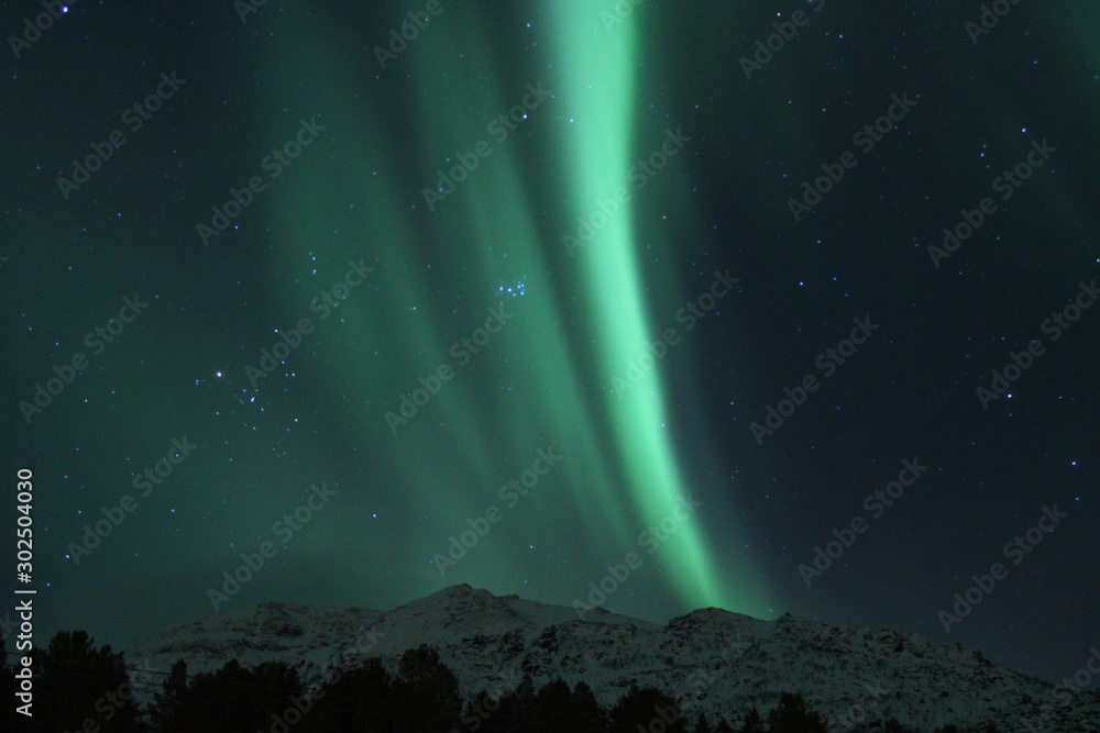 Aurora boreal en el cielo noruego