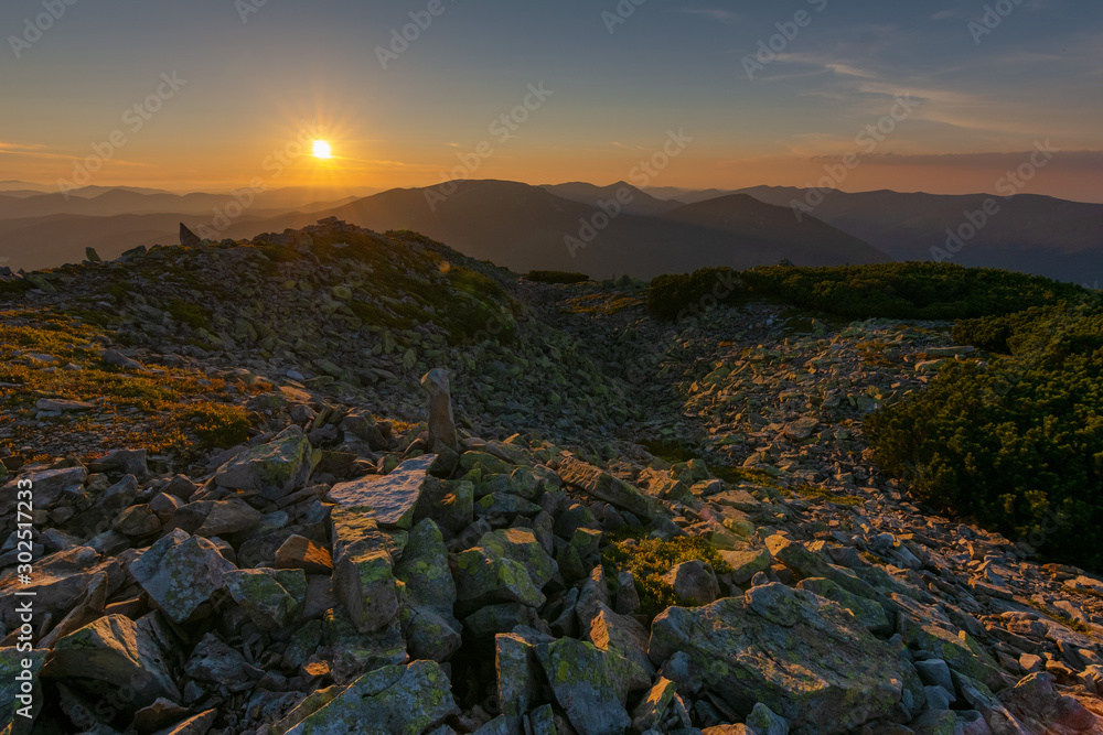 Beautiful summer in the Carpathian Mountains with tourists in tents with beautiful views .. Beautiful summer in the Carpathian Mountains with tourists in tents with beautiful views ..