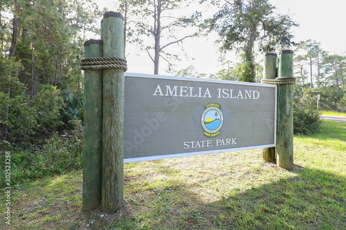 Fotografia Amelia Island State Park sign, Amelia Island State Park is a public park with 200 acres of unspoiled wilderness and the only Florida State park that offers horseback riding on the beach
