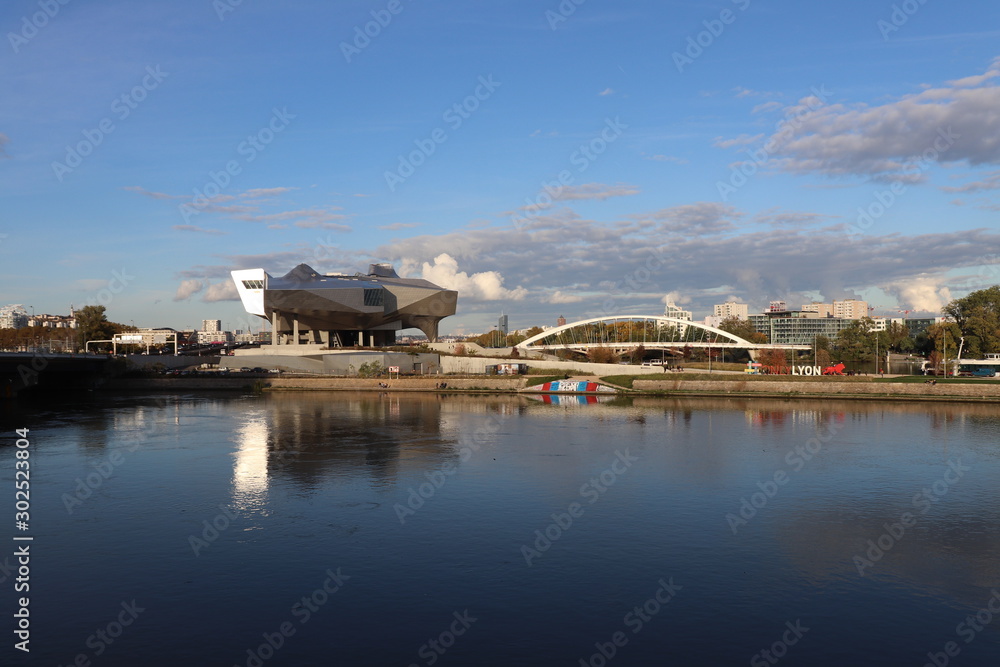 Fototapeta premium Le musée des Confluences à Lyon - Département du Rhône - France - Vue extérieure
