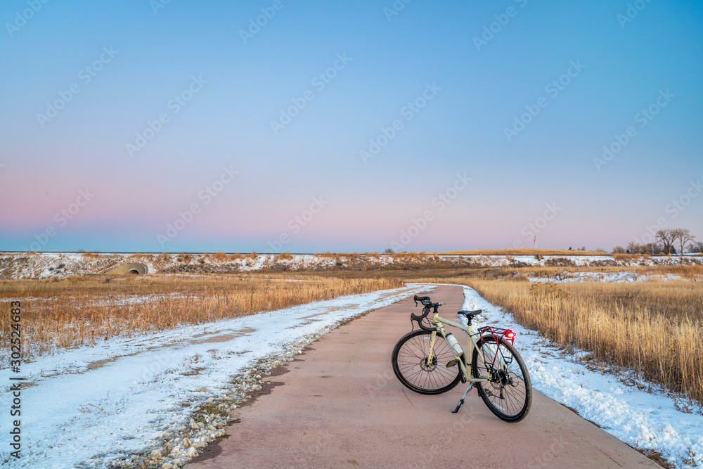 Fototapeta premium touring bicycle on a bike trail in late fall