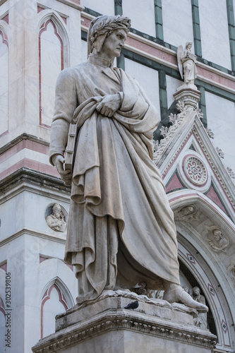 Dante Alighieri statue in florence, italy