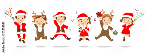 クリスマス　並ぶ子供たち　ジャンプ