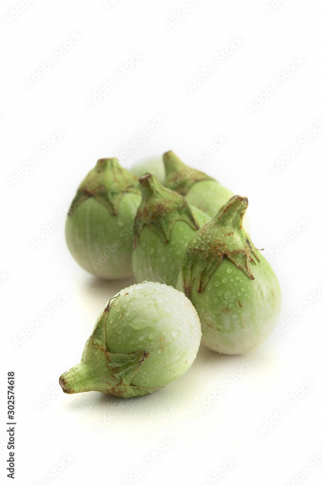 Naklejka premium Thai eggplant isolated on white background.