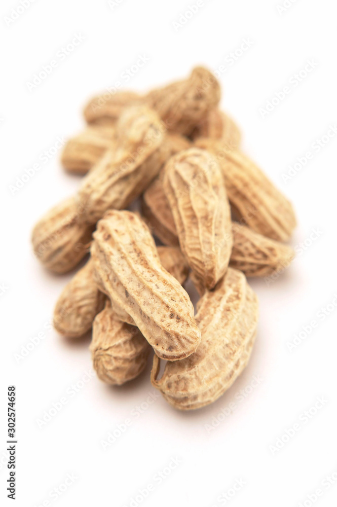 Fototapeta premium peanuts on white background,isolate