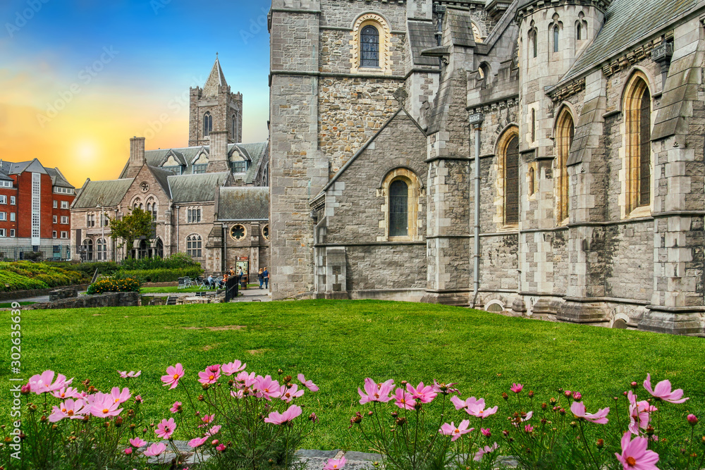 Fototapeta premium Beautiful sunset scene of Christ Church Cathedral in Dublin. Cathedral of the Holy Trinity, is a medieval gothic construction.