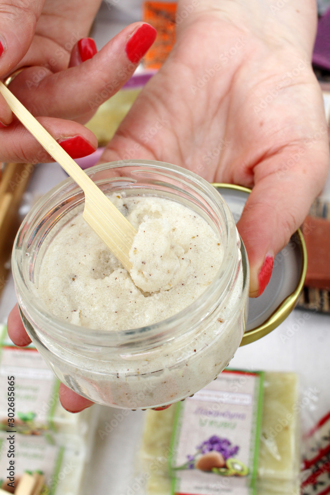 Natural body scrubs with kiwi, honey, lemon Natural body scrubs with kiwi, honey, lemon