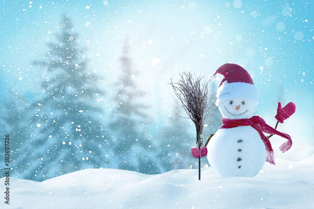 Plakat Wesołych Świąt i szczęśliwego nowego roku kartkę z życzeniami z kopiowaniem. Szczęśliwa bałwan pozycja w boże narodzenie krajobrazie Śnieżny tło Zimy bajka.
