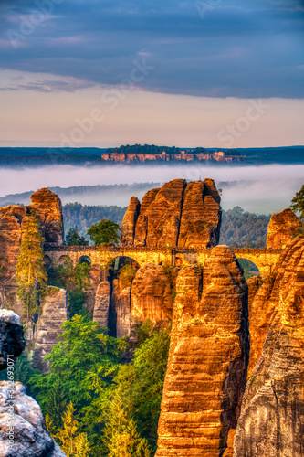 Goldene Stunde - Sonnenaufgang über der Bastei