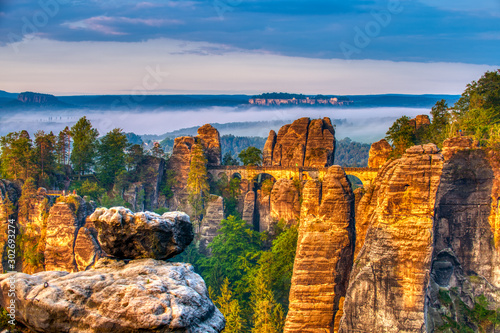 Goldene Stunde - Sonnenaufgang über der Bastei