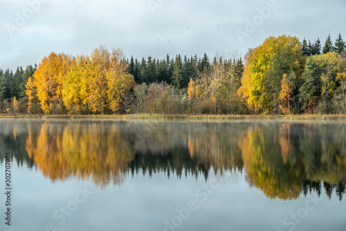 Beautiful autumn landscape of Kymijoki river waters. Finland, Kymenlaakso, Kouvola © Elena Noeva