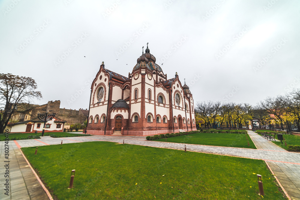 Obraz premium Subotica, Serbia, November 9, 2109, Beautiful exterior photos of a Jewish synagogue