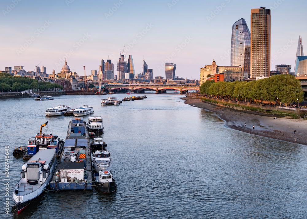 Naklejka premium Thames landscape