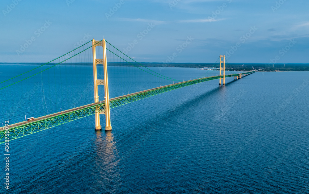 Fototapeta premium Mackinac Bridge Golden Hour 12