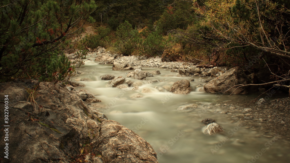 Fototapeta premium Long-Time-Exposure River in the Alps