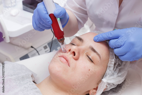 The process of mesotarpia with the introduction of serum under the skin