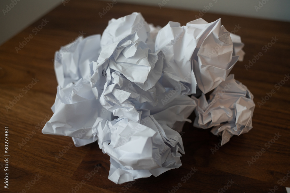 Obraz premium Project Ideas with crumbled paper