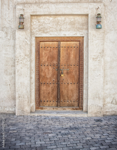 Wallpaper Mural Traditional Arab door Dubai UAE Torontodigital.ca