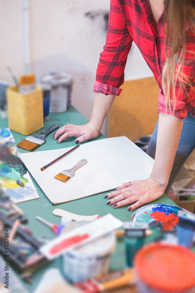 Fototapeta premium young woman at drawing lesson