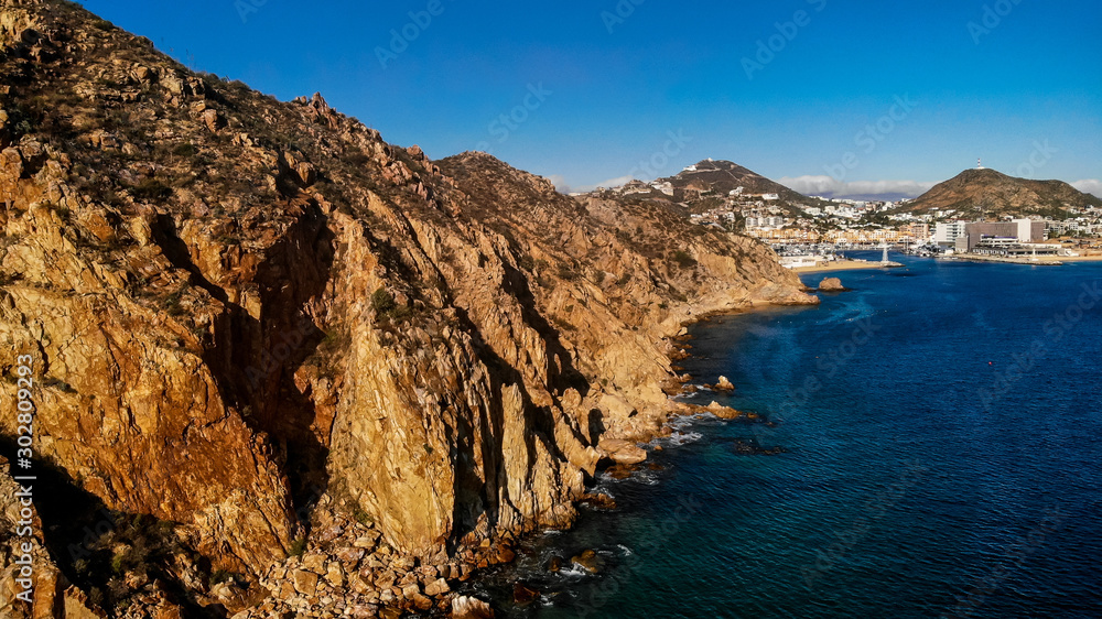 Fototapeta premium Pelican Rock is a famous snorkeling spot near the The Arch of Cabo San Lucas
