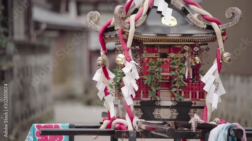 日本のお祭りに使うお神輿