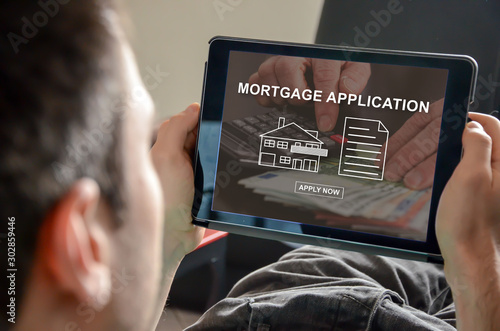 Valokuva Concept of online mortgage