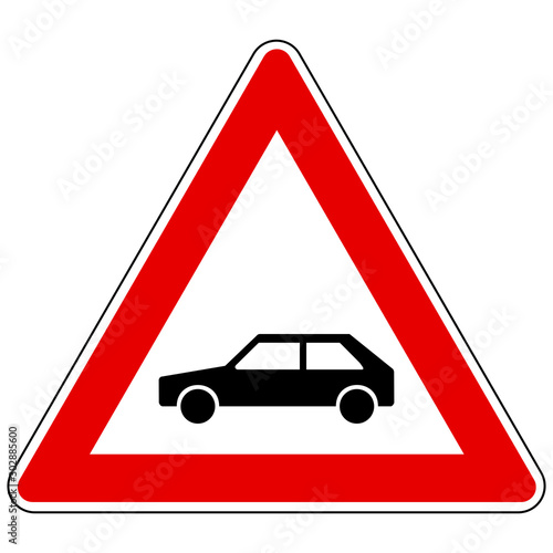 Auto und Achtung Schild