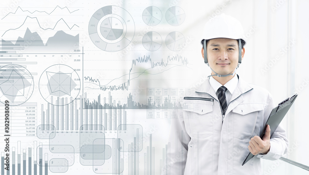 ヘルメットをかぶったビジネスマン