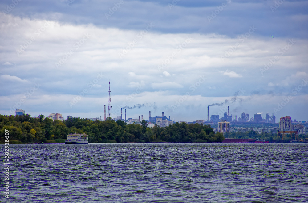 Beginning of a hurricane on the Dnieper River Beginning of a hurricane on the Dnieper River