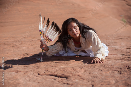 Bild auf Leinwand Modern traditional Navajo woman in New Mexico.