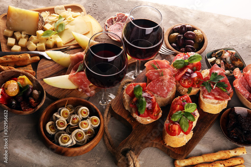 Bild auf Leinwand Italian antipasti wine snacks set