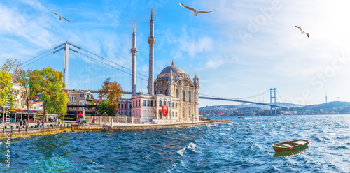 Obraz na płótnie The Ortakoy Mosque panorama, beautiful sea view, Istanbul w salonie
