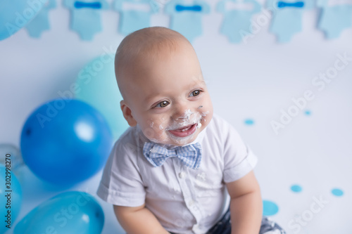 little boy first birthday cake. cake smash in blue color