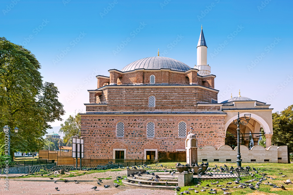 Banya Bashi, ornate mosque with a large dome built over thermal spas during the 16th-century Ottoman Empire