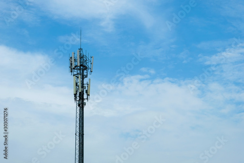 Telecommunication pole distribute signal tower , Antenna signal pole 