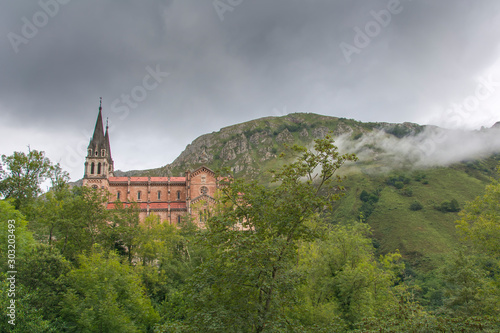 Covadonga monasterio