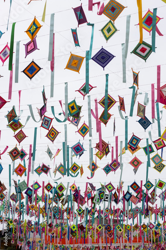 mexican mandalas ojos de dio colorful yarn patterns