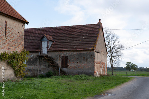 Farm building in Burgundy, France © sissoupitch