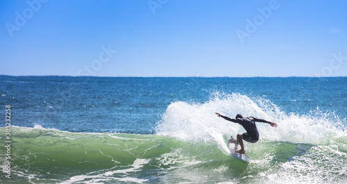 Surfista na onda