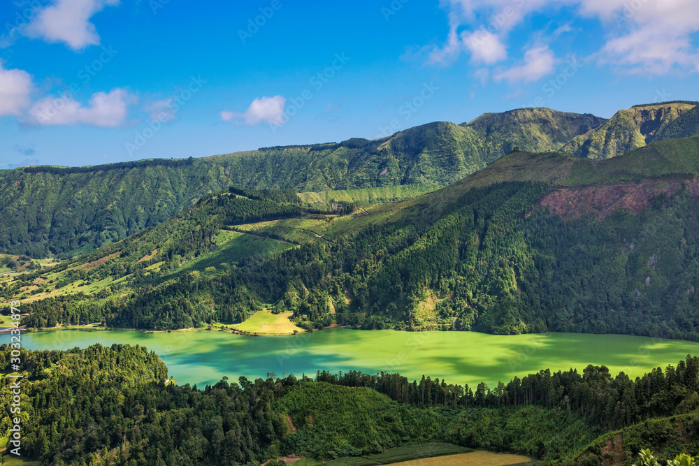 Obraz premium Picturesque view of the Lake of Sete Cidades, a volcanic crater lake, Sao Miguel island, Portugal