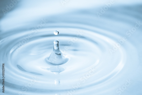 Wallpaper Mural Water drop splash with ripples Torontodigital.ca