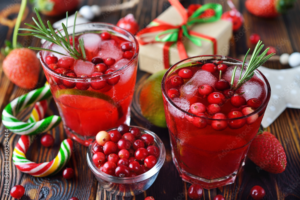 Festive cranberry cocktail Festive cranberry cocktail
